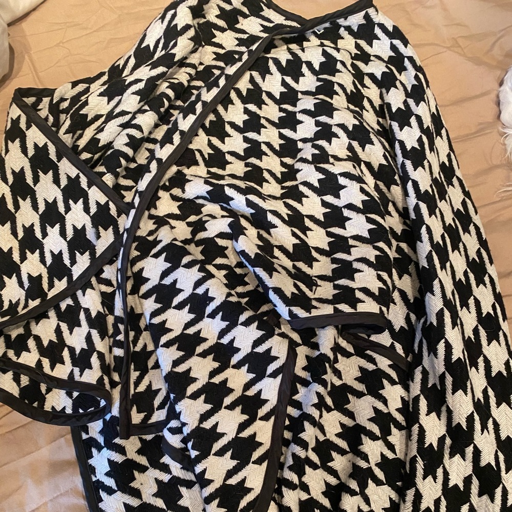 Trendy Fashion Nova shall one size fit all